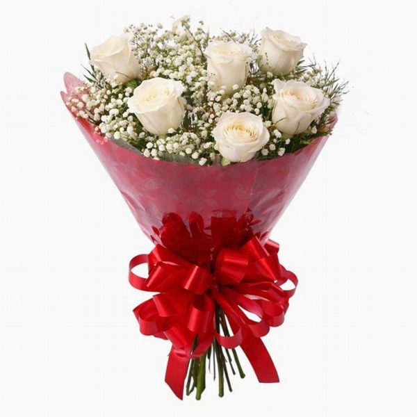 Arranjo 06 Rosas Brancas + Gipsofilas brancas